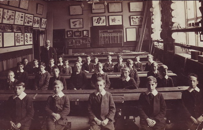 School 19 20. Школы в Англии 19 век. Школа 19 века США. Школа Германии 20 век. Школы Германии 19 века.