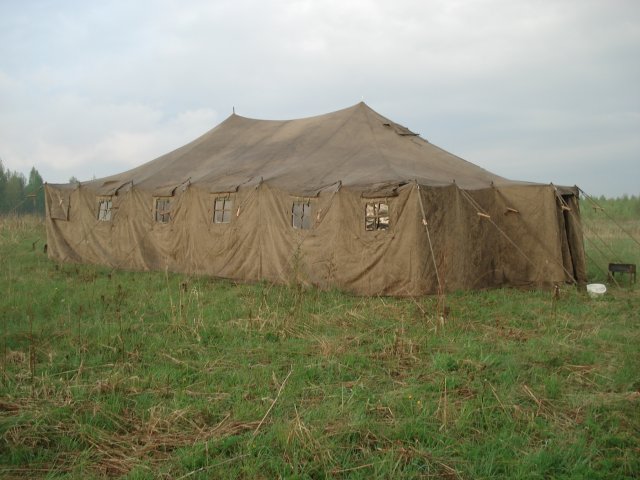 Быт 3 20. Армейские палатки на полигонах. Армейская палатка полигон-40. Армейская палатка 1979. Палатка армейская с тамбуром.
