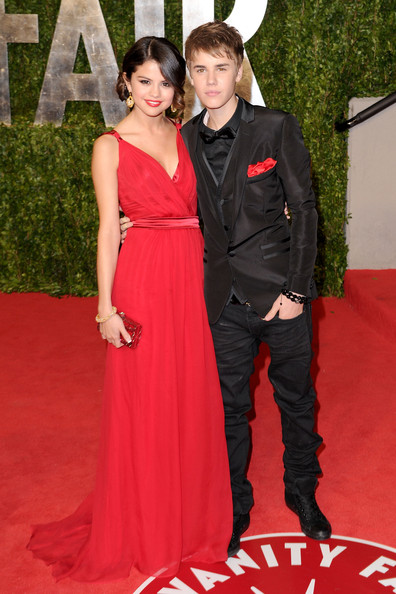 Justin+Bieber+2011+Vanity+Fair+Oscar+Party+p3TlCLVDSx9l (396x594, 81Kb)