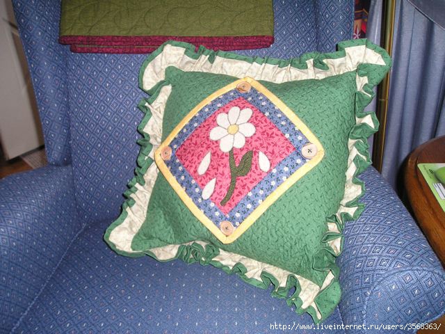 May Pillow (640x480, 204Kb)