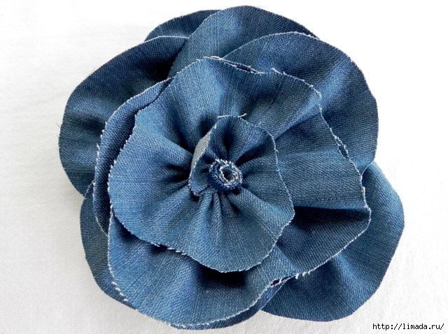 Denim-Flower-Made-from-Repurposed-Jeans (640x478, 215Kb)