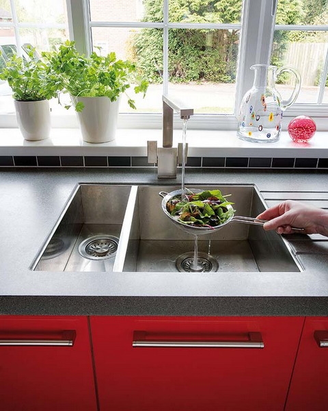 red-grey-white-modern-kitchen1-7 (500x600, 196Kb)