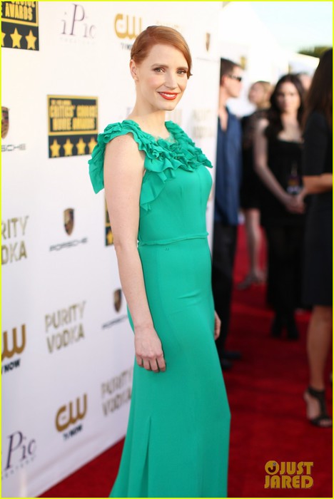 jessica-chastain-critics-choice-movie-awards-2014-red-carpet-08 (468x700, 55Kb)