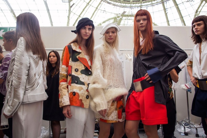 acne-studios-rtw-ss2014-backstage-08_195322622424.jpg_carousel_parties (700x466, 128Kb)