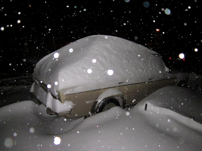 Ростов засыпало снегом