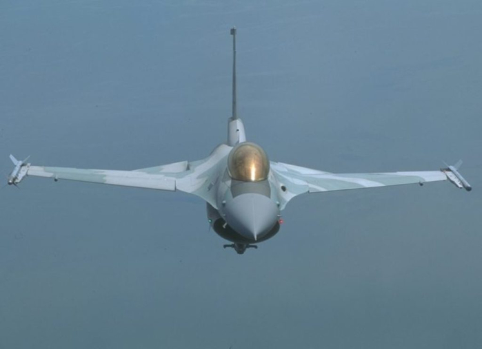 1974F-16_Fighting_Falcon (700x507, 95Kb)