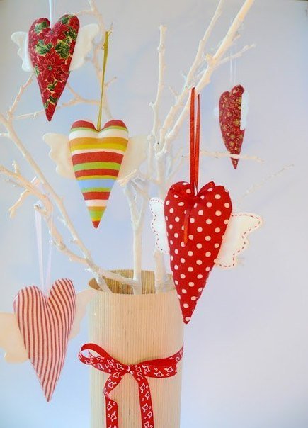 Сердце из декоративной ткани на день святого валентина