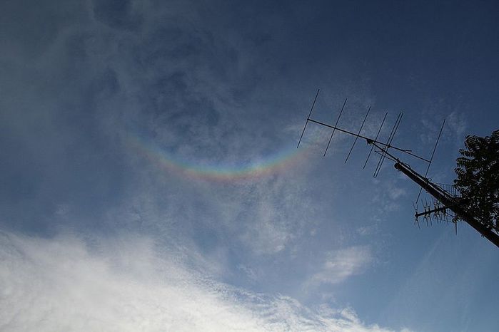 800px-Circumzenithal_arc_Leipzig (700x466, 28Kb)