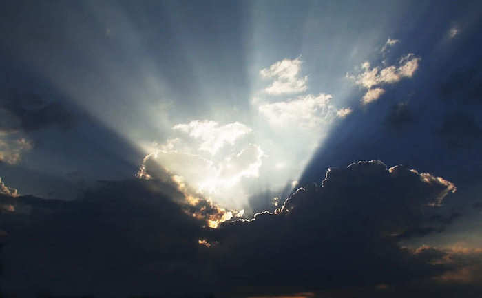800px-Crepuscular_rays_color (700x433, 15Kb)