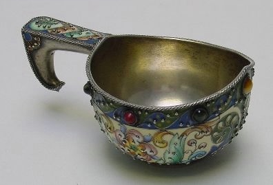 A silver-gilt and shaded cloisonnй enamel kovsh. Fedor Ruckert, Moscow 1896-1908 (396x269, 44Kb)