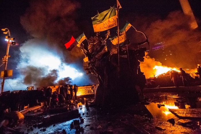 Киев-2014, 18 февраля. Фото Андрей Стенин.РИА Новости (700x466, 264Kb)