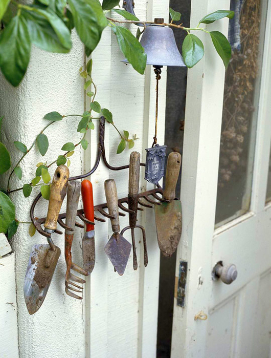 1274427154_img_garden-display3_ss_lg (530x700, 385Kb)