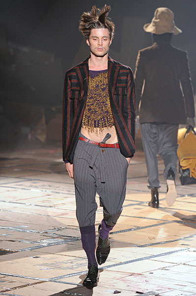 5457518_viviennewestwood_thefashionisto25 (398x600, 61Kb)