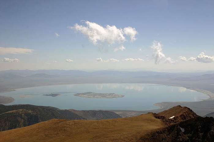 800px-Mono_Lake_from_Mount_Dana (700x466, 155Kb)