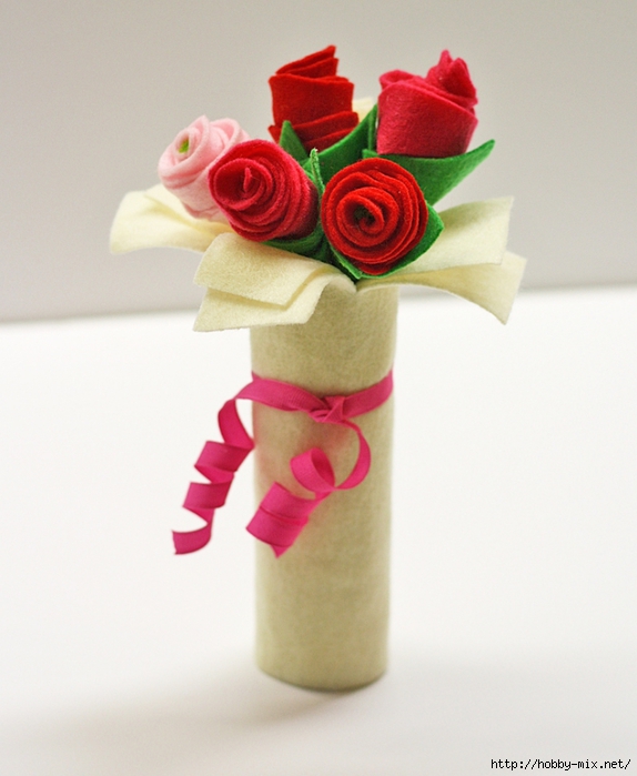 cardboard-tube-felt-rose-bouquet-2 (574x700, 220Kb)