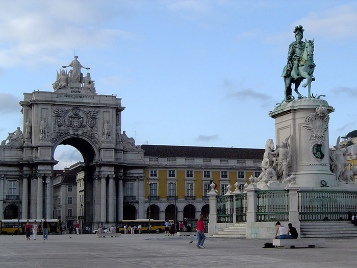 Lisbon__Portugal_Portugal (700x525, 402Kb)