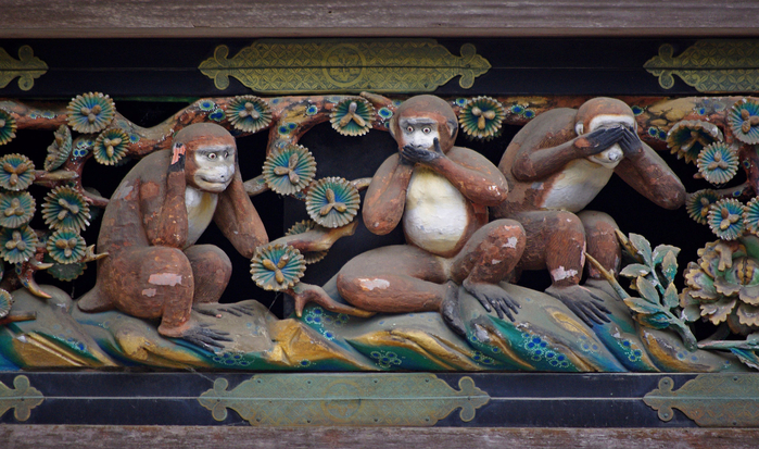 20100727_Nikko_Tosho-gu_Three_wise_monkeys_5965 (700x413, 451Kb)