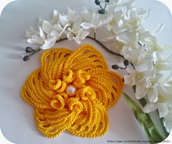 Вяжем тюльпаны крючком. МК. How To Crochet Tulips with Leaves