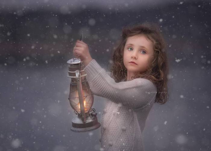 Lighting the Way (700x499, 26Kb)