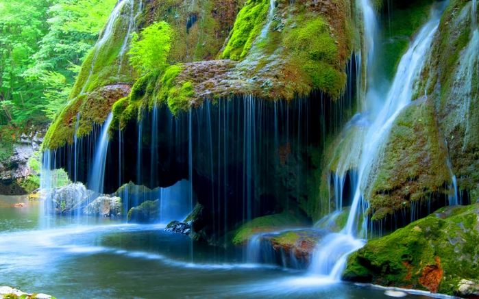 Beautiful-waterfall-2560x1600 (700x437, 282Kb)