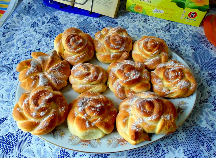 Булочки розочки с сахаром и маслом рецепт с фото