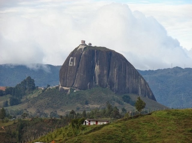 Guatapé-in-Colombia-06 (640x479, 108Kb)