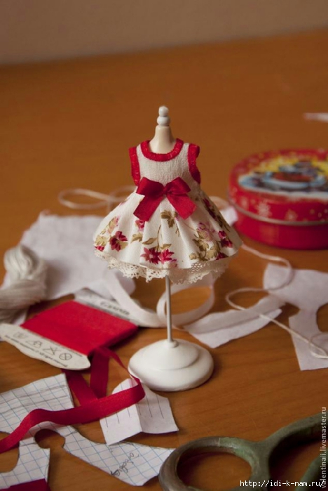 платье для маленькой куклы, как сшить красивое платье для маленькой куклы, выкройка платья для маленькой куколки,  