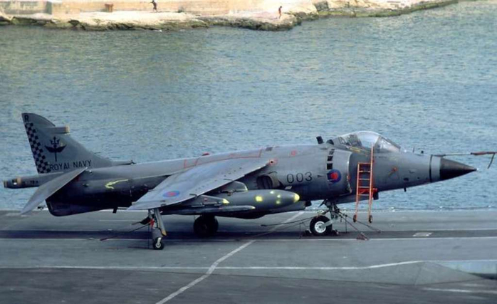 1978BritishAerospaceSeaHarrierFRS1 (700x427, 244Kb)