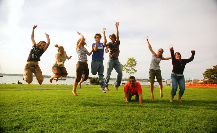 Family_jump (700x430, 71Kb)