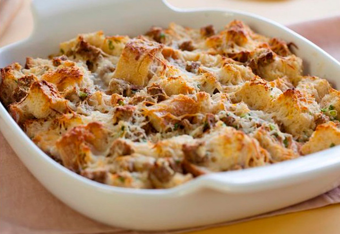 Sausage,-Egg-and-Cheese-Strata (700x482, 133Kb)