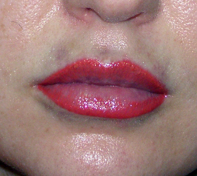 Отек губ после перманентного. Перманентный макияж губ. Перманент губ. Неудачный перманентный макияж губ.