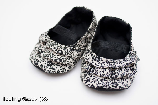 baby-shoe-pattern-BW (600x399, 103Kb)
