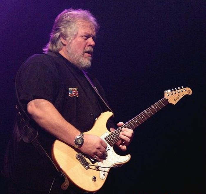 Randy Bachman (700x658, 324Kb)