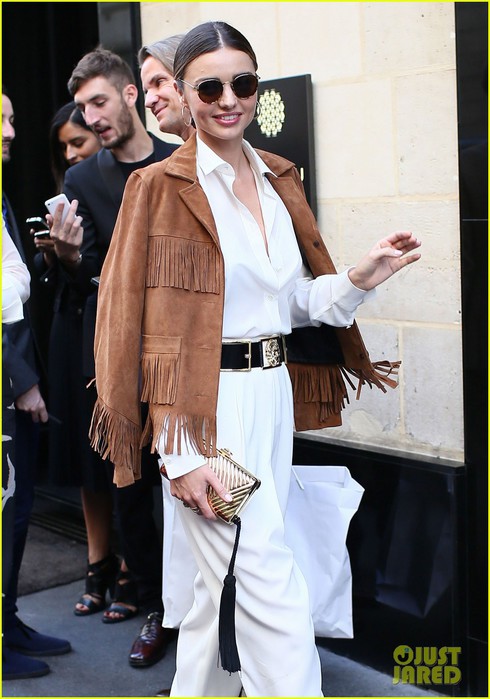 miranda-kerr-celebrates-her-vogue-japan-cover-in-paris-02 (490x700, 85Kb)