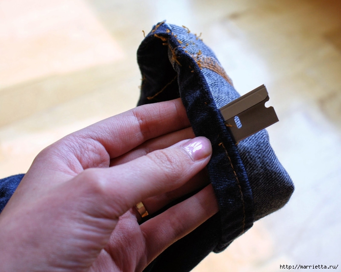 Как подшить джинсы и сохранить потертый край (4) (700x559, 218Kb)