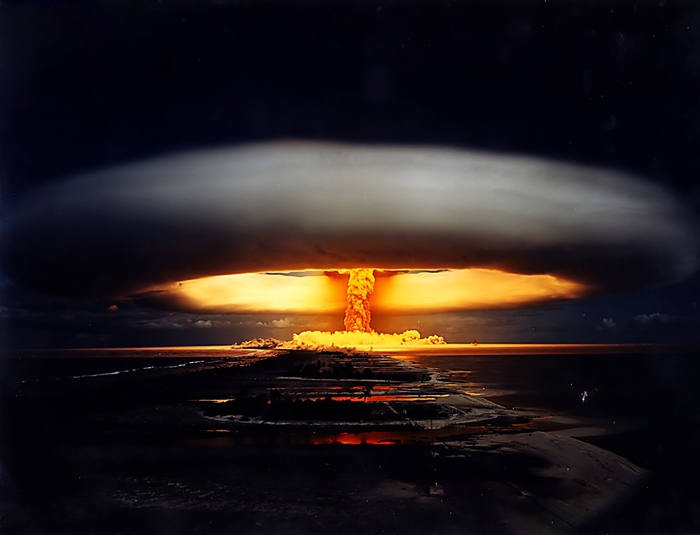 5727374_Atomnaya_bomba (700x535, 151Kb)