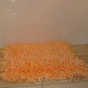 Мохнатый коврик в ванную (300x300, 57Kb)