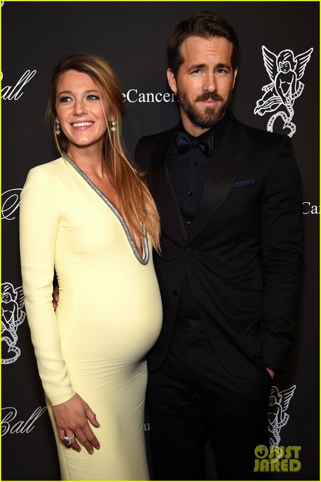 blake-lively-accentuates-baby-bump-with-a-beaming-ryan-reynolds-08 (466x700, 65Kb)
