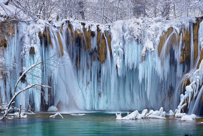 FrozenWaterfalls06_F (700x468, 441Kb)