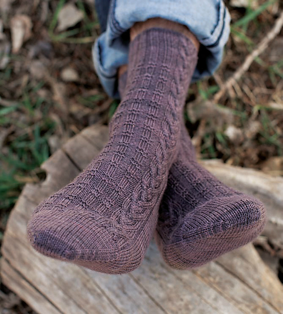 Вяжем мужские носки спицами из носочной пряжи