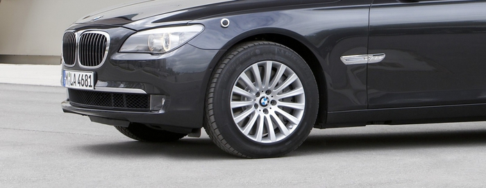 5996303_bmw7seriestyres10jpg (700x271, 123Kb)