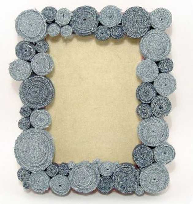 Photo-Frame-Made-From-Recycled-Denim_02_1445253486 (630x667, 430Kb)