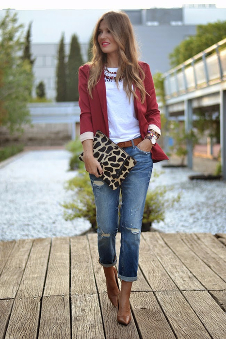 Как называется стиль рваных джинсов. 127861583 Maroon Blazer with Jeans and pumps. Как называется стиль рваных джинсов фото. Как называется стиль рваных джинсов-127861583 Maroon Blazer with Jeans and pumps. картинка Как называется стиль рваных джинсов. картинка 127861583 Maroon Blazer with Jeans and pumps