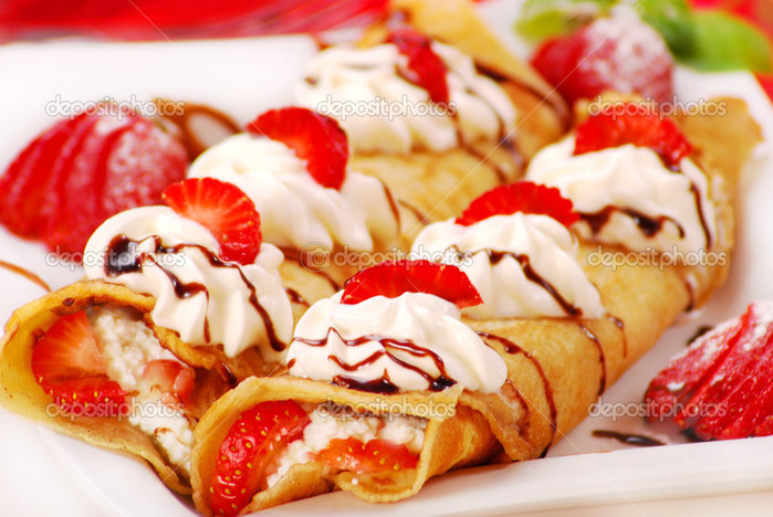 depositphotos_2995748-Pancakes-with-cream-and-strawberry (700x468, 122Kb)