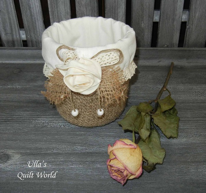 01 DSCN0024 Jar cover, roses - Ulla's Quilt World (700x653, 163Kb)
