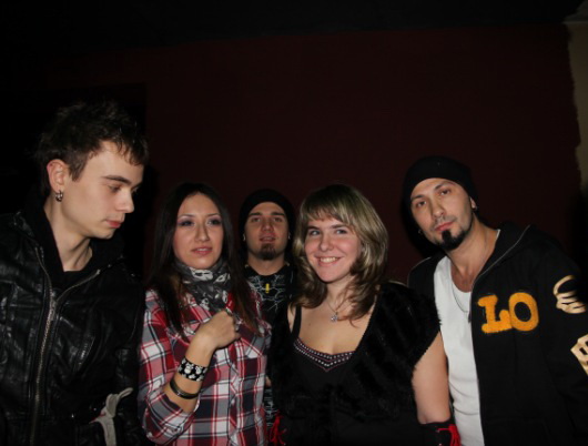  Louna  )