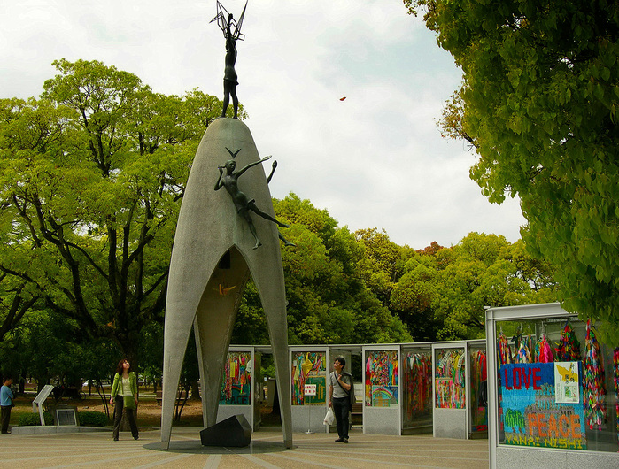 памятник Садако