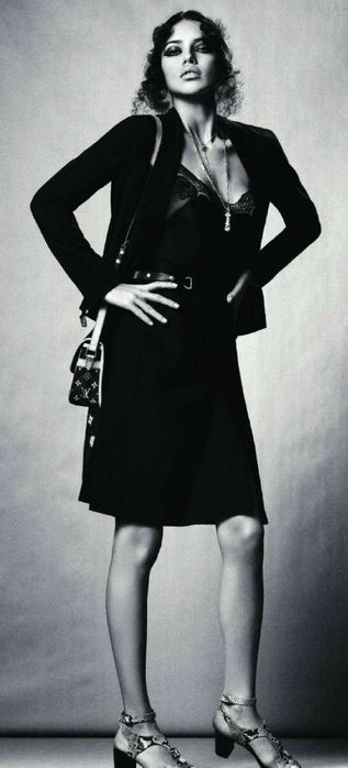    VOGUE Paris
