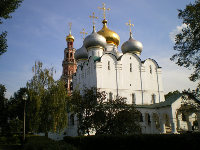 Новодевичий монастырь в москве фото территории