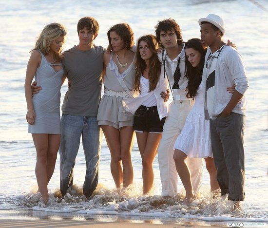 Любимые герои сериала 90210: Новое поколение.
